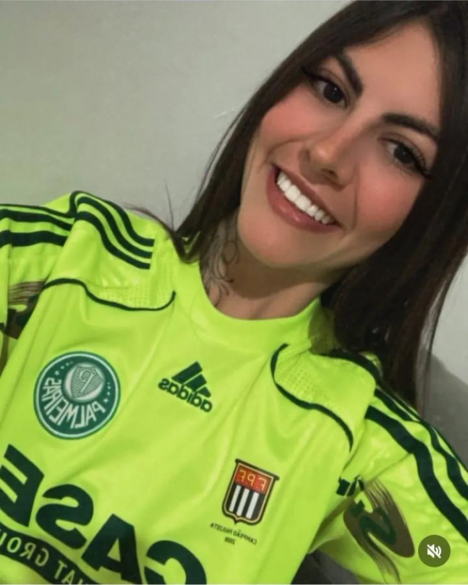 samengo_ofc's tweet photo. Ai pprt, vcs não tão ligado o quanto to mal com isso, cada dia que passa eu perco a vontade de ir como visitante pq a segurança deixa MUITO A DESEJAR!
Dia de jogo a gente brinca, zoa com adversário sabe pq? 
PQ NINGUÉM ESPERA QUE HAVERÁ UMA MORTE!!
imagina vc sair de casa, abraçar sua mãe antes de ir pro jogo e não voltar mais?
Os responsáveis por isso estão acabando com a alma do futebol, com a alegria da família de se reunir e ir pra um estádio.
Na boa to sem clima nenhum hj mano, poderia ser eu, vc, enfim qualquer um q estava sábado lá, infelizmente foi essa garota, mais uma vítima do vandalismo, outro dia uma criança foi vítima tbm, é triste o que esta se tornando o futebol.