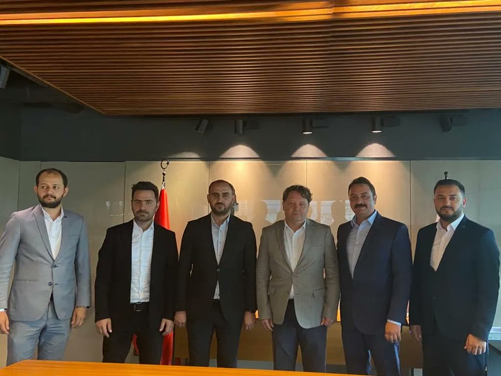 tumsiadkayseri's tweet photo. TÜMSİAD Kayseri Koordinatör Şube Başkanımız Sayın Osman ATICI ve Yönetim Kurulu Üyelerimiz, Abdullah Gül Üniversitesi Rektörü Prof.Dr. Cengiz YILMAZ beyefendileri ziyaret ederek ortaklaşa düzenleyeceğimiz Eğitim Programları hakkında görüş alışverişinde bulundular. https://t.co/Z9mFioTnMF