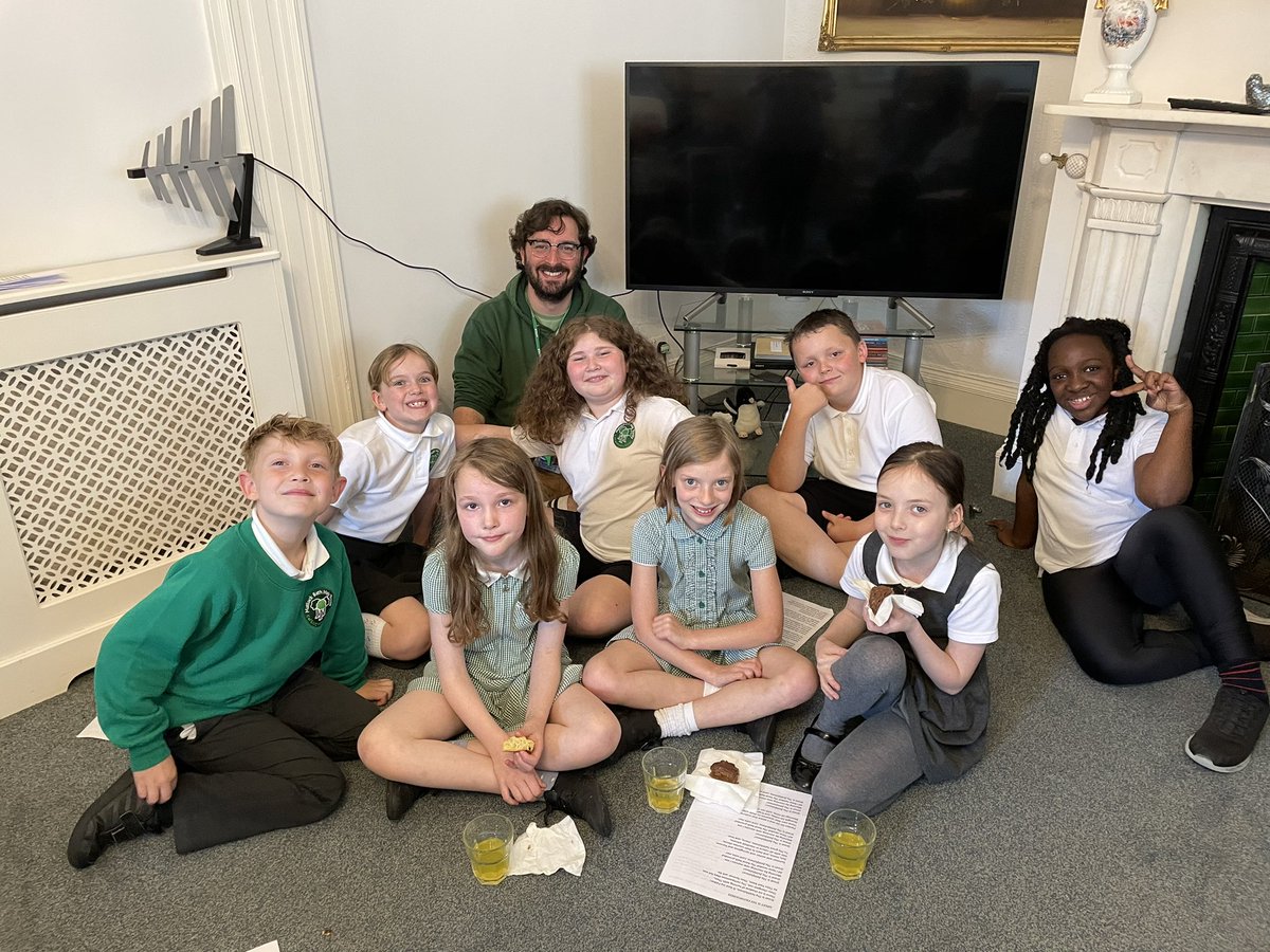 MatlockPrimary's tweet image. Members of our school choir ( and Mr Ray) had a great afternoon singing for the residents at Masson House Care Home. Everyone had a great time and we cannot wait to head back in the next few months to sing some more songs.