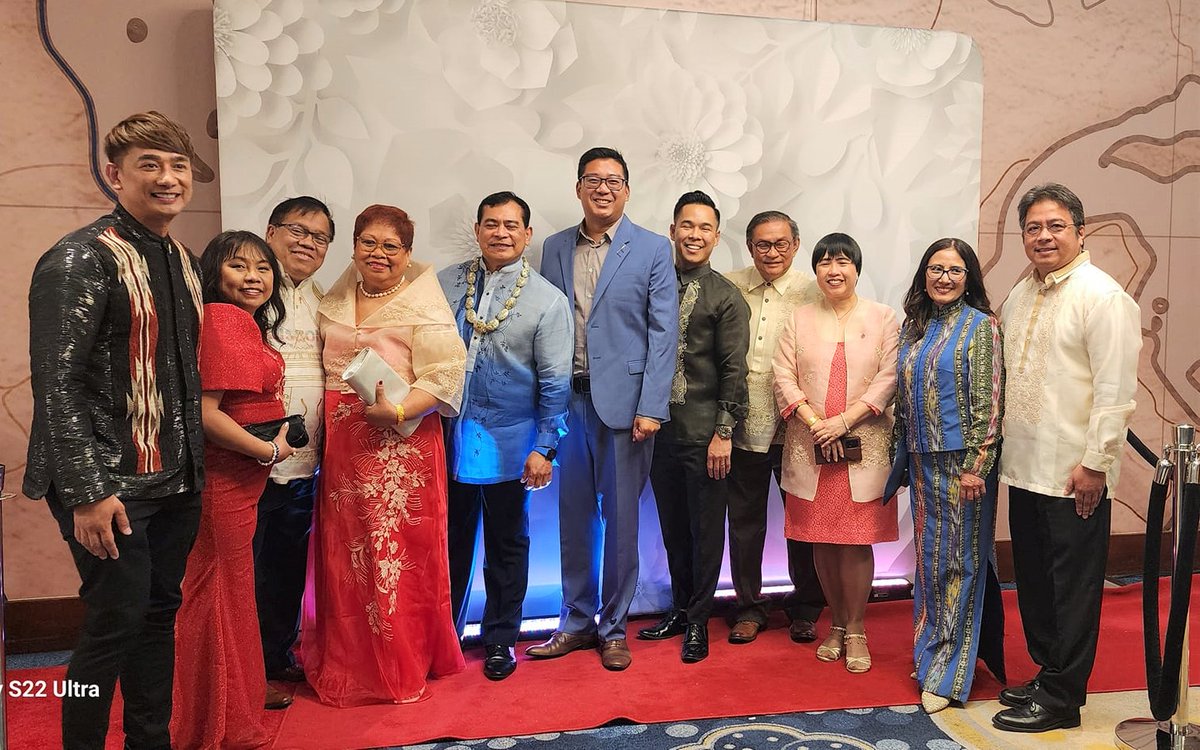 FilCdnCongress's tweet photo. Some of our Directors and organization members attended the recently concluded Golden Balangay Awards night in Edmonton #Alberta Congratulations to GB Foundation &amp; the winners this year! 
https://t.co/y7AeWAcKj7 https://t.co/T6TideI2dK