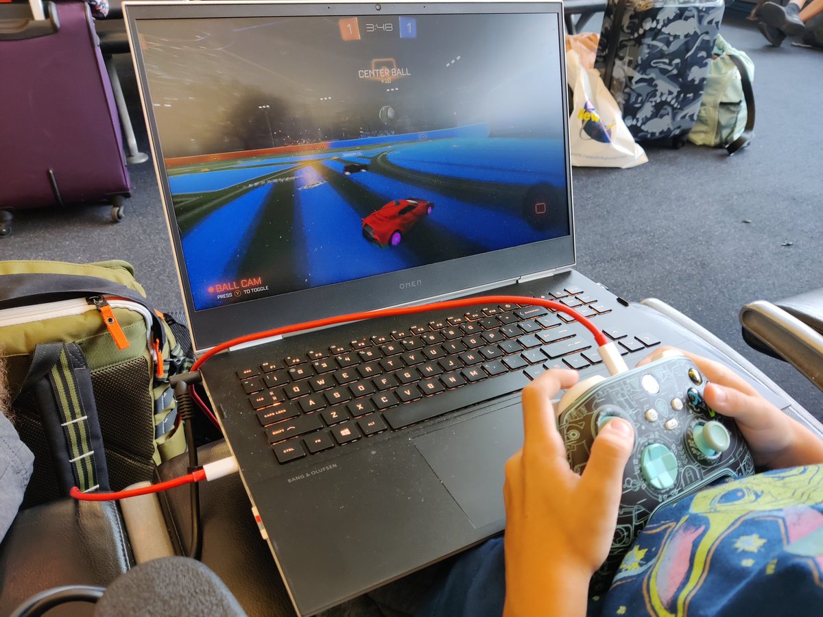 Delta currently holding us hostage in Boston... playing on the hotspot, anyone wanna play 😂