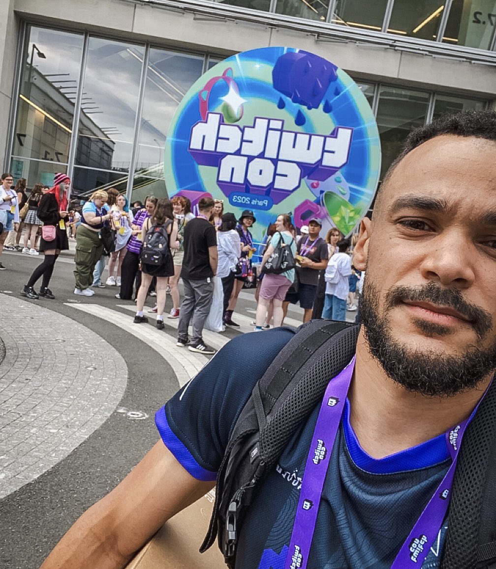 SebilletThomas's tweet photo. Clap de fin pour la #TwitchCon ! C’était fou 🤩

Merci à @evagg_fr pour la confiance, hâte de vous envoyer mes photos 📸

Merci également à l’ensemble de la team EVA, aux joueurs et aux spectateurs 🔥

À très vite sur la scène EVA 👋🏽

#photographer #esport #vr #paris https://t.co/siaiN8VRJC