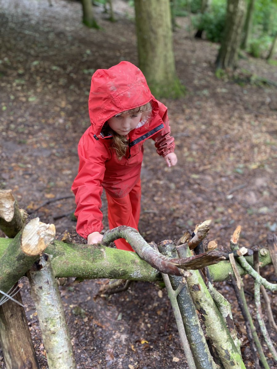 Castleway3's tweet photo. Den building in action! π³ π #WeAreDenBuilding #WeAreCollaborating #Year2Residential #Burwardsley @WeAreCastleway @conwaycentre π https://t.co/FaswWuIpvc