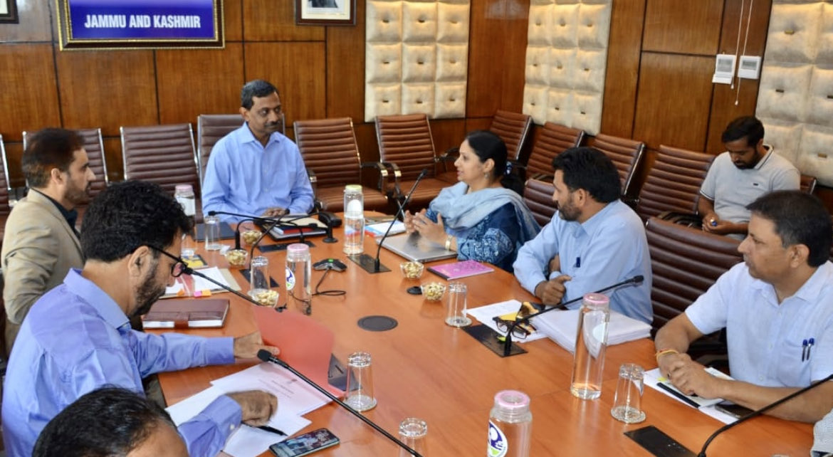 jkrddpr's tweet photo. Union Secretary #MoRD, reviews the progress of #RuralDevelopment schemes in #UTJK emphasizing prompt implementation and timely fund release for maximum benefits to beneficiaries. #RuralDevelopment #JammuAndKashmir”
@PMOIndia @OfficeOfLGJandK @mandeep082 @mopr_goi @MoRD_GoI https://t.co/3F5nC3AkYh