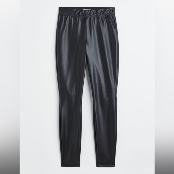KatiaDBE's tweet photo. So good I had to share! Check out all the items I'm loving on @Poshmarkapp #poshmark #fashion #style #shopmycloset #aritzia #abercrombiefitch #hm: https://t.co/sXKkTXjb7J https://t.co/44AUtCqiJJ