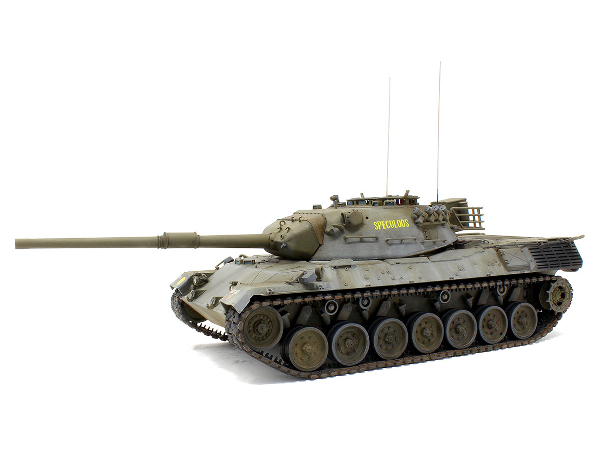 RevellGermany's tweet photo. Tauchen Sie ein in die faszinierende Welt des Leopard 1 im Maßstab 1:35! Modellbausatz mit 260 Teilen, drehbarem Turm und anpassbarer Kanone. Geeignet ab 12 Jahren. Teilen Sie Ihr fertiges Modell mit uns an socialmedia.de@carrera-revell.com! #modellbau #revellkit #leopard1 https://t.co/fovXlFIbIJ