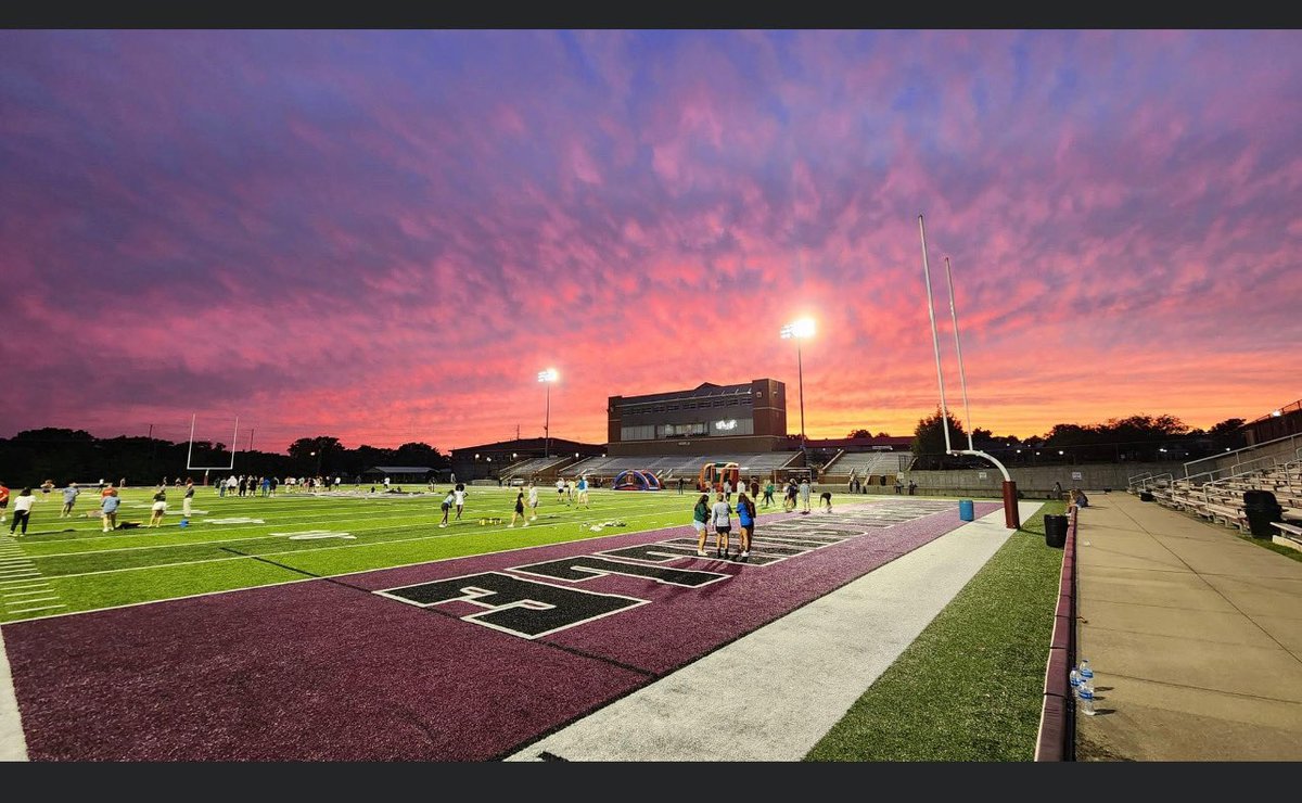 heyits1tay's tweet photo. 🏠 @CvilleTigersFB https://t.co/RIhTSxJKRO