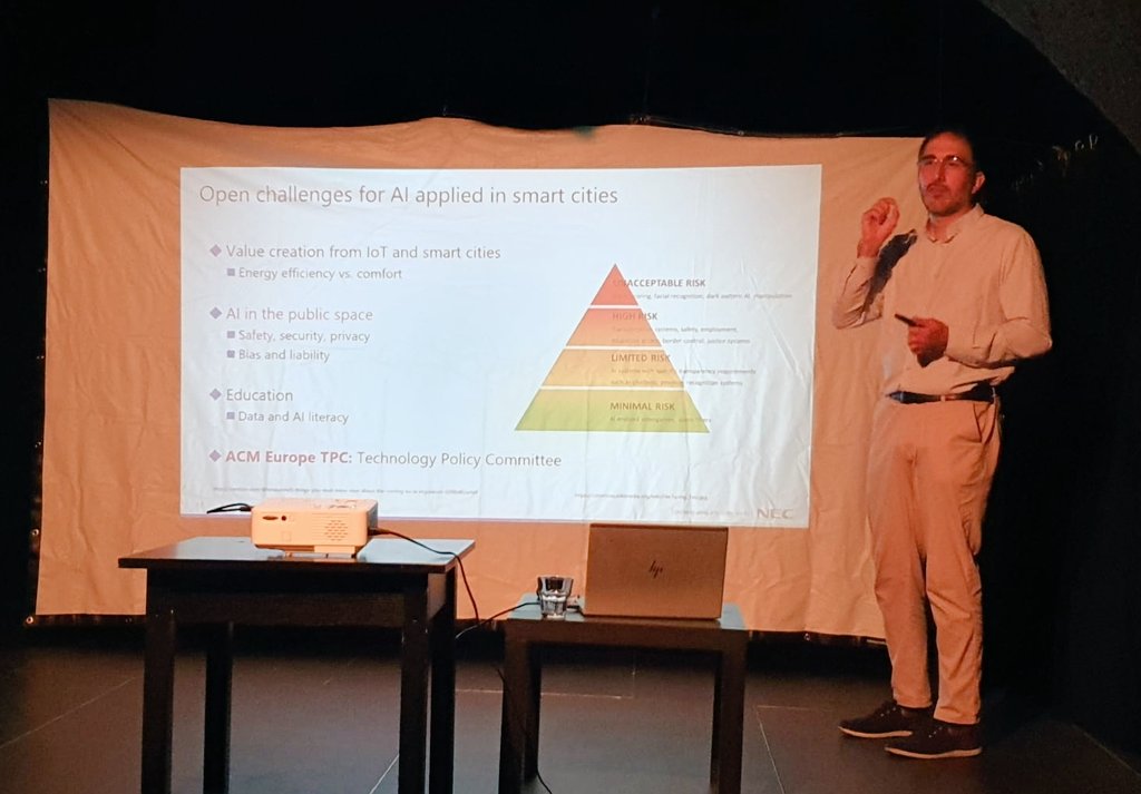 On Saturday we hosted a #Meetup on #ArtificialIntelligence in #Heidelberg!
Opened by Veli Uslu, keynote by Gürkan Solmaz, panel discussion with Ana Victoria Ponce Bobadilla and Jude Alsabah, questioned by <a href="/magda_szcz/">Magda_Szcz</a> - recipe for success!
Thank you all for the lively discussions!