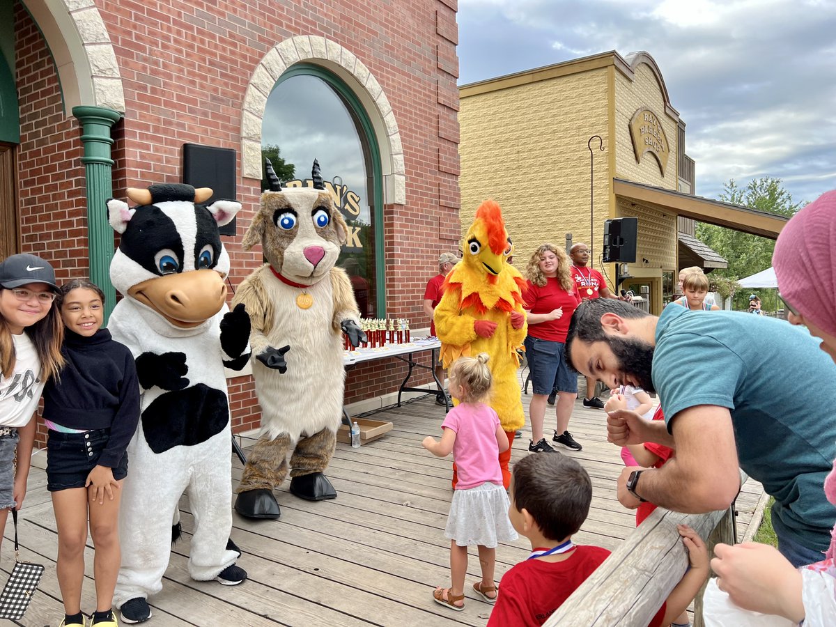 ArtsAndRec_OP's tweet photo. Our feathers are ruffled with excitement for the 23rd Annual Georgia's Chicken Run! 🐔🏆 Join us at @drcfarmstead on Sat. July 29 for an epic morning of all-ages fun for a great cause!

Hurry and register your little chicks now → https://t.co/1QZWyr0xsZ https://t.co/hD6CjQ3AAO