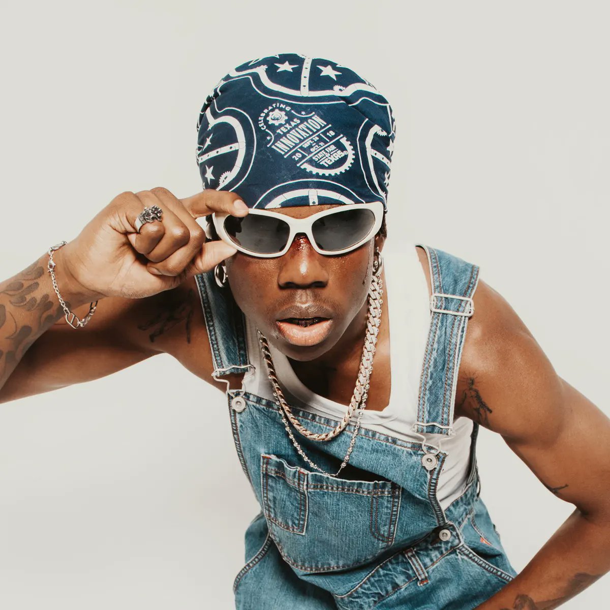 chart data on Twitter "1 year ago today, REMA's "Calm Down" made its