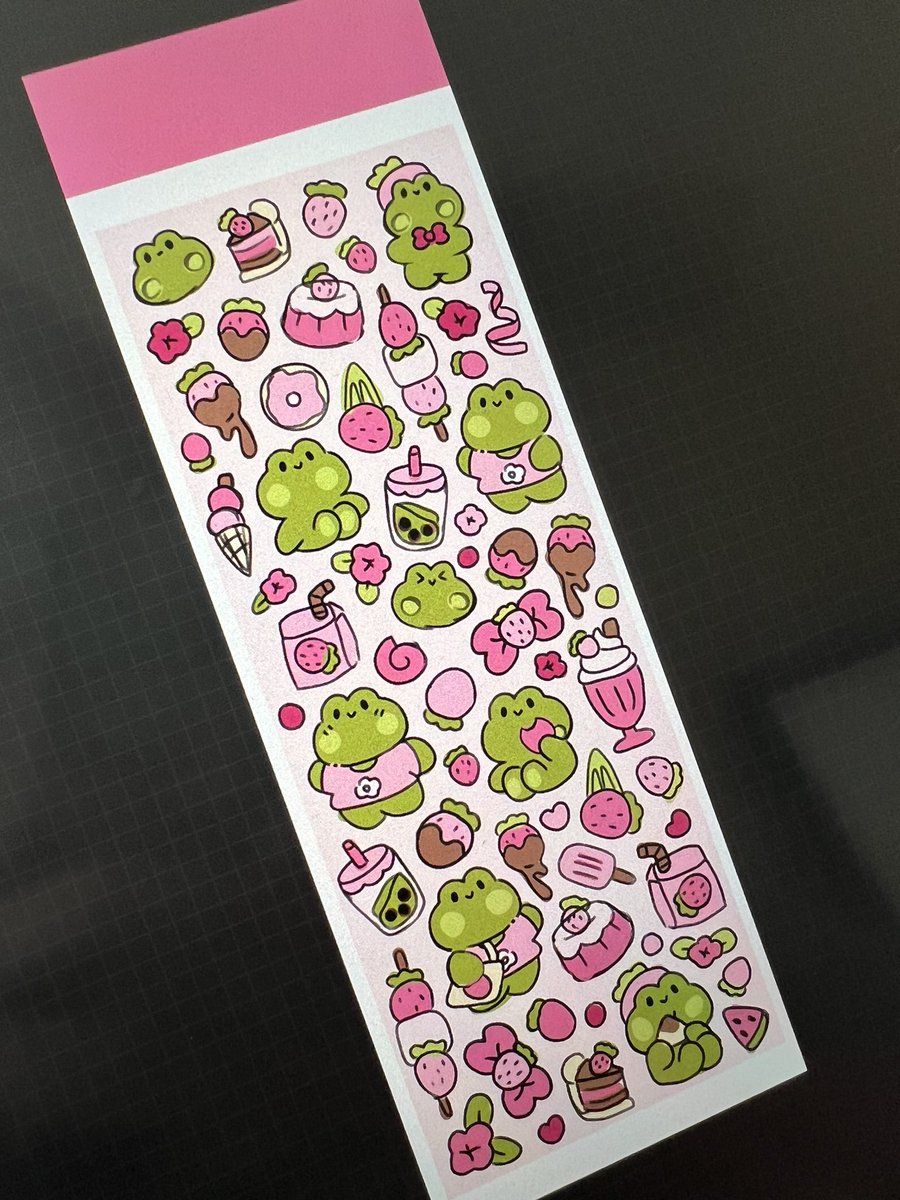 PeachesAndBees's tweet photo. Strawberry froggo wip 🐸 🍓 https://t.co/5kmx0oHTJa