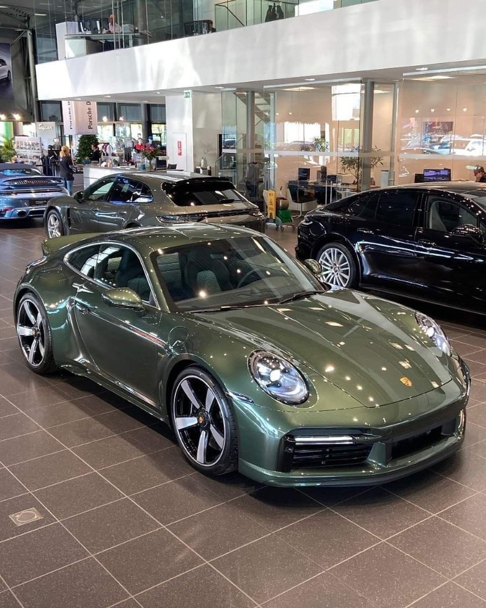 Bellagiotime's tweet photo. Everyone has the ultimate dream car. 🤓 https://t.co/wJfntifrnL