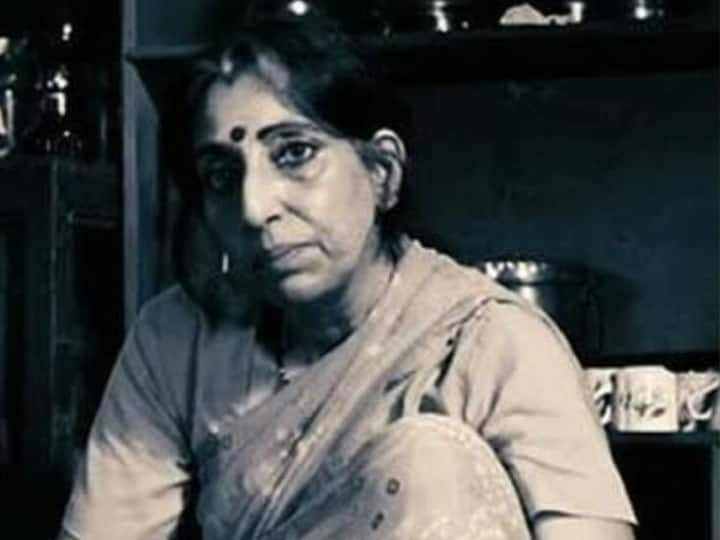 Raju ki mummy theek hi kehti thi, jis hisab se abhi tamatar ka bhaav hai, paneer to ab thode dino mai itttu si theli mai sunar ke wahan bikega