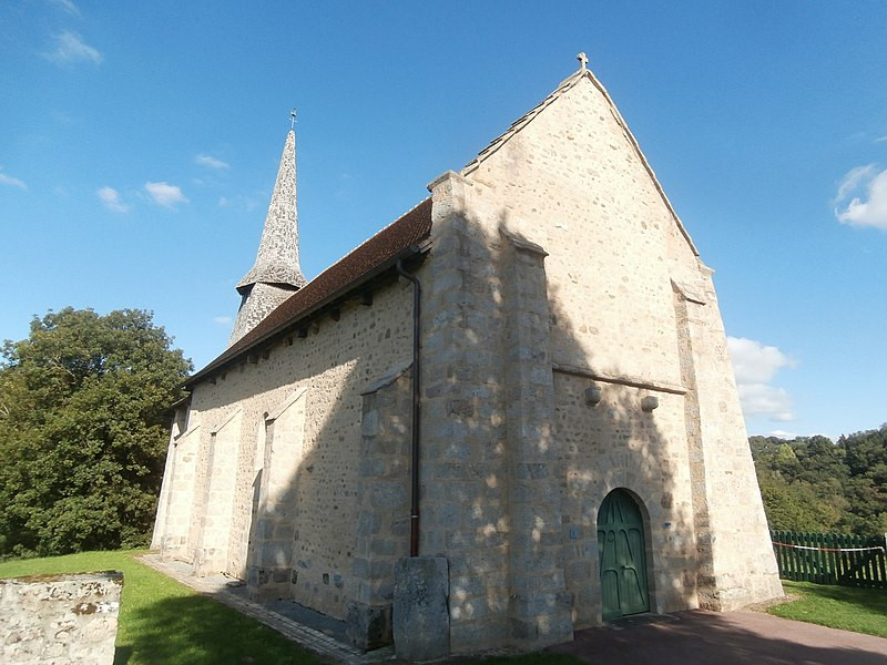 MonumentumFr's tweet photo. Eglise Saint-Pierre à #Alleyrat (#Creuse) L'église dépendait de l'abbaye de Chambon. Le choeur (XIIe siècle) , qui est la partie la plus ancienne, a été édifié sur une crypte. Il comporte deux travées ornées...
Suite 👉 https://t.co/gpAmSjF6i7
#Patrimoine #MonumentHistorique https://t.co/9vWj1MxNFL