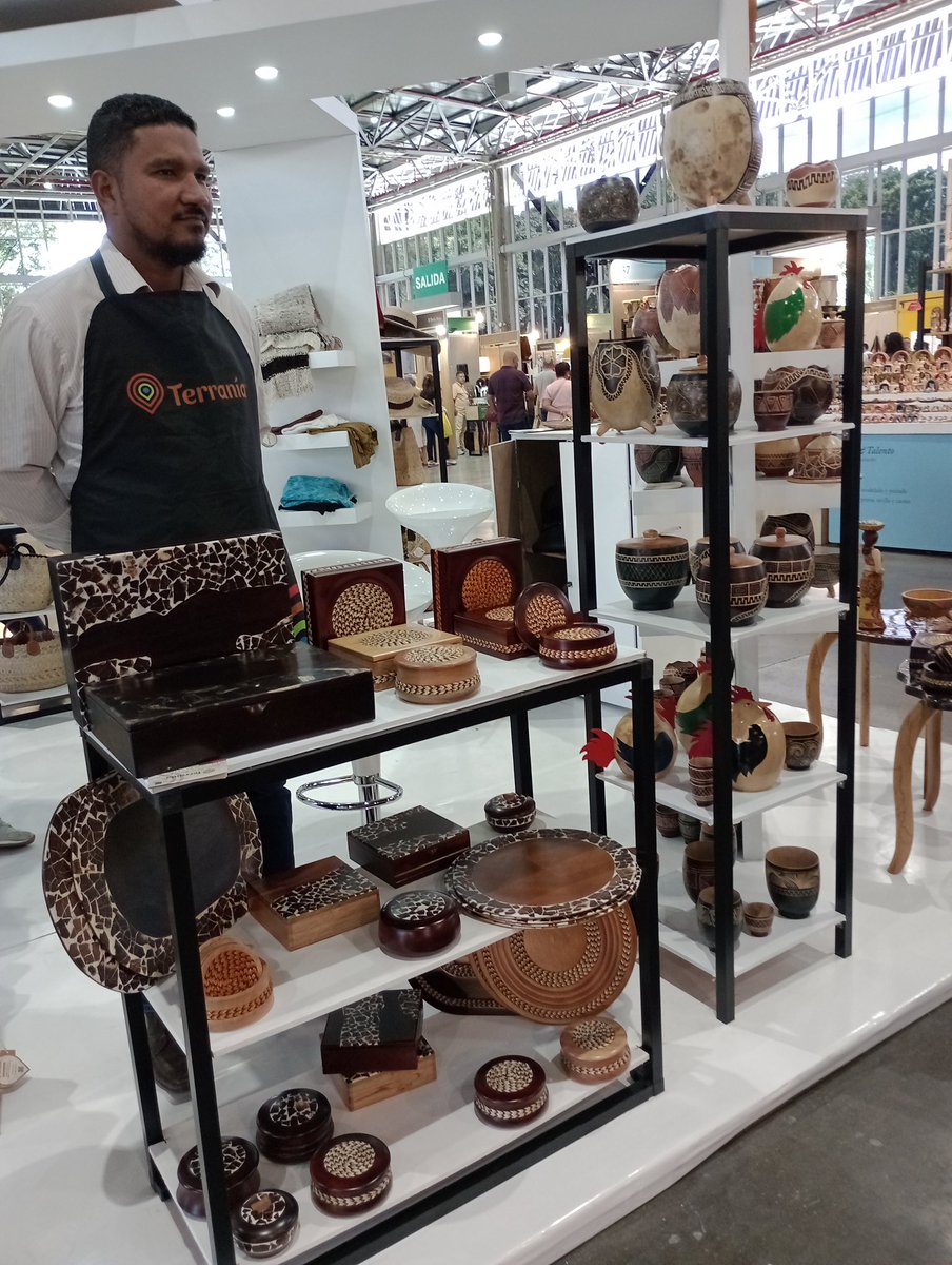 RedAdelco's tweet photo. #ConLaSociedadCivil 🇪🇺🤝🇨🇴 Organizaciones de artesanos vinculados al proyecto #ComercioConIdentidadLocal participan por segundo año consecutivo en @expoartesano 2023, a través de la estrategia comercial #Terrania Fortaleciendo la comercialización de productos locales. https://t.co/8W1kHayN9H