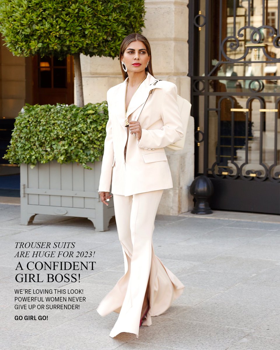 zedit_zva's tweet photo. A Confident Girl Boss!

Dress: @actualee
Earrings: @aneis_jewelry
Necklace: @carlozinimilano
Bag: @giada_montenapoleone
Shoes: @roberto_cavalli https://t.co/E7Ag5Savof