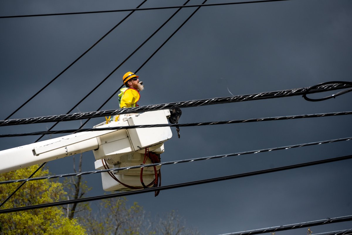 ORUConnect's tweet image. To the fearless few who work every day under hazardous conditions to power our communities: Thank you for your bravery. #LineworkerAppreciationDay