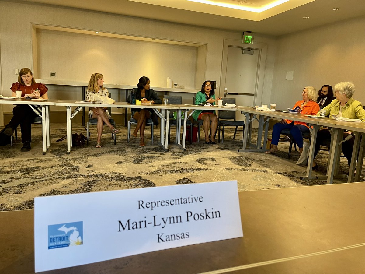 Poskin4KS's tweet image. Honored to be selected to present a @CSGovts #MLC2023 Breakfast Table Topic on my bipartisan KEESA bill. Thanks to my cosponsor @SSCJoCoKs!
#ksleg #ecodevo #emergencysavings
❤️🌻💙