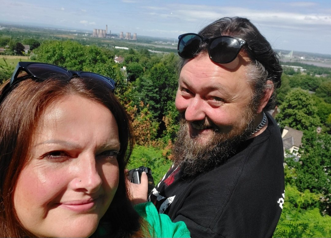 Tank153's tweet photo. a view from Halton Castle  vs  a view from Edinburgh Castle  🤔🤔🤔

might take it to a poll...

your thoughts @Sez_Lar 

🤣🤣 https://t.co/z9KzdR9DxN
