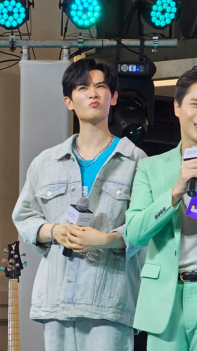 MyHappySmile23's tweet image. สุขสันต์วันเกิดน้องนายคนเก่งของพี่ 🎂🎂 ขอให้น้องนายมีความสุขอยู่เสมอ ขอให้ทุกๆ วันเป็นอย่างที่ใจน้องต้องการ มีแต่ความรักและความปรารถนาดีรายล้อมรอบกาย ขอให้เป็นปีที่ประสบความสำเร็จกับทุกๆ เรื่องนะคะ 💚💚

HAPPY BDAY NINE
#24hrsOfSpecialNineDay