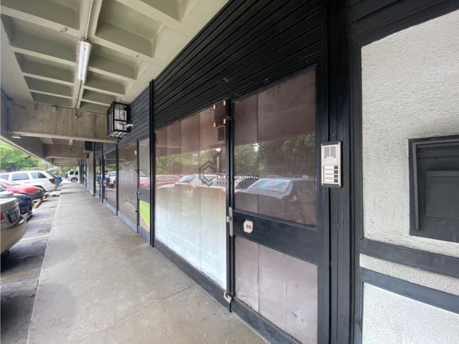 DiGeronimoRE's tweet photo. En el C.C. La Pirámide de Prados del Este en #Baruta #Caracas acaban de inaugurar un nuevo local de @Forumsm_ve.
Aprovecha la oportunidad de alquilar un local u oficina a pie de calle en este centro comercial con renovada actividad.
https://t.co/AJRXShqzS6 https://t.co/BH1Eu6D6NG
