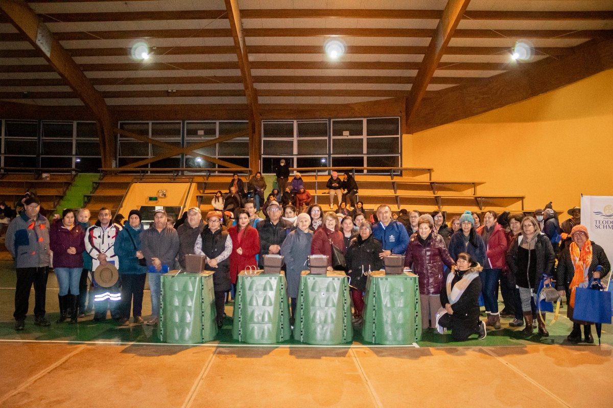 Lanzamiento del programa de Minimización de Residuos Orgánicos Domiciliarios beneficiará a 150 familias de #BarrosArana, quienes recibirán un kit de compostaje y talleres sobre su manejo
$43M. Gestionados por el Alcalde Baldomeros Ssantos y financiados por <a href="/subdere_AR/">Unidad Regional Subdere Araucanía</a>