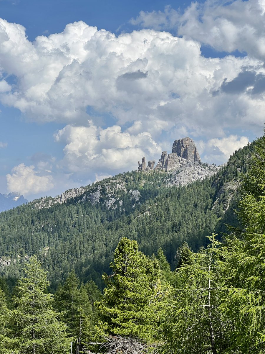 deVriesGideon's tweet photo. #5torri #Dolomites #UNESCOWorldHeritage https://t.co/bnKAfAt85z