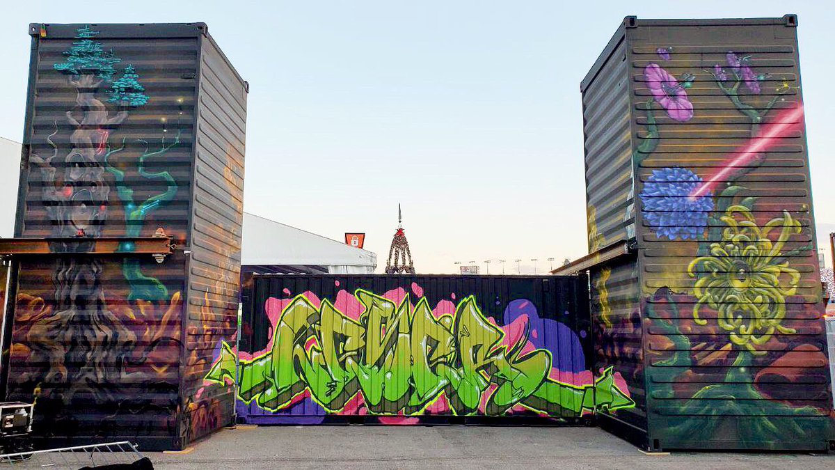 YFLOSER's tweet photo. @vincentghoste Vegas has murals all over town. Stay off the strip. If you need walls while in town hit me up. #yourfavoriteloser #visualbluff https://t.co/nrTYrUVzsK
