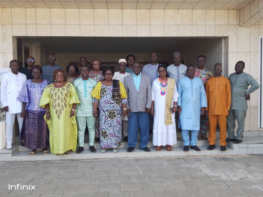 AtiotaTouni's tweet image. Session de renforcement des capacités des organes de la @fct228 sur le plaidoyer. Cette formation contribue à relever les défis auxquels sont confrontées les communes en quête de nouvelles compétences. A l'hôtel #Défalé durant 3 jours,  sur les techniques de #plaidoyer.
@fct228,