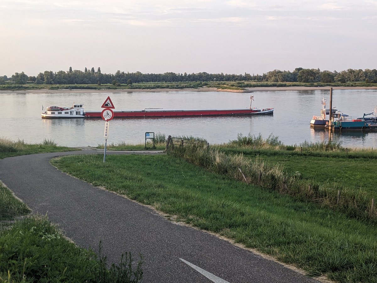 AndySpetch's tweet image. Arrived in Cologne. A great ride along the Rhine via the historical  village of Zones. We have now covered 278 of the 700 miles. If you haven&apos;t sponsored us please see below.
justgiving.com/page/andrew-sp… @mndassoc @Rob7Burrow @leedsrhinos @BALIGoLandscape @thegma_ @RFURugbyGrounds