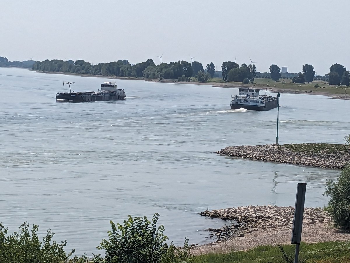 AndySpetch's tweet image. Arrived in Cologne. A great ride along the Rhine via the historical  village of Zones. We have now covered 278 of the 700 miles. If you haven&apos;t sponsored us please see below.
justgiving.com/page/andrew-sp… @mndassoc @Rob7Burrow @leedsrhinos @BALIGoLandscape @thegma_ @RFURugbyGrounds