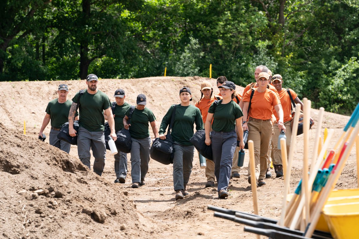 Tough As Nails (@toughasnailscbs) on Twitter photo These crew members mean business!πͺπ½ #ICYMI catch up on yesterday's #ToughAsNails episode anytime on <a href="/paramountplus/">Paramount+</a>: bit.ly/3NpVrwC These crew members mean business!πͺπ½ #ICYMI catch up on yesterday's #ToughAsNails episode anytime on <a href="/paramountplus/">Paramount+</a>: bit.ly/3NpVrwC