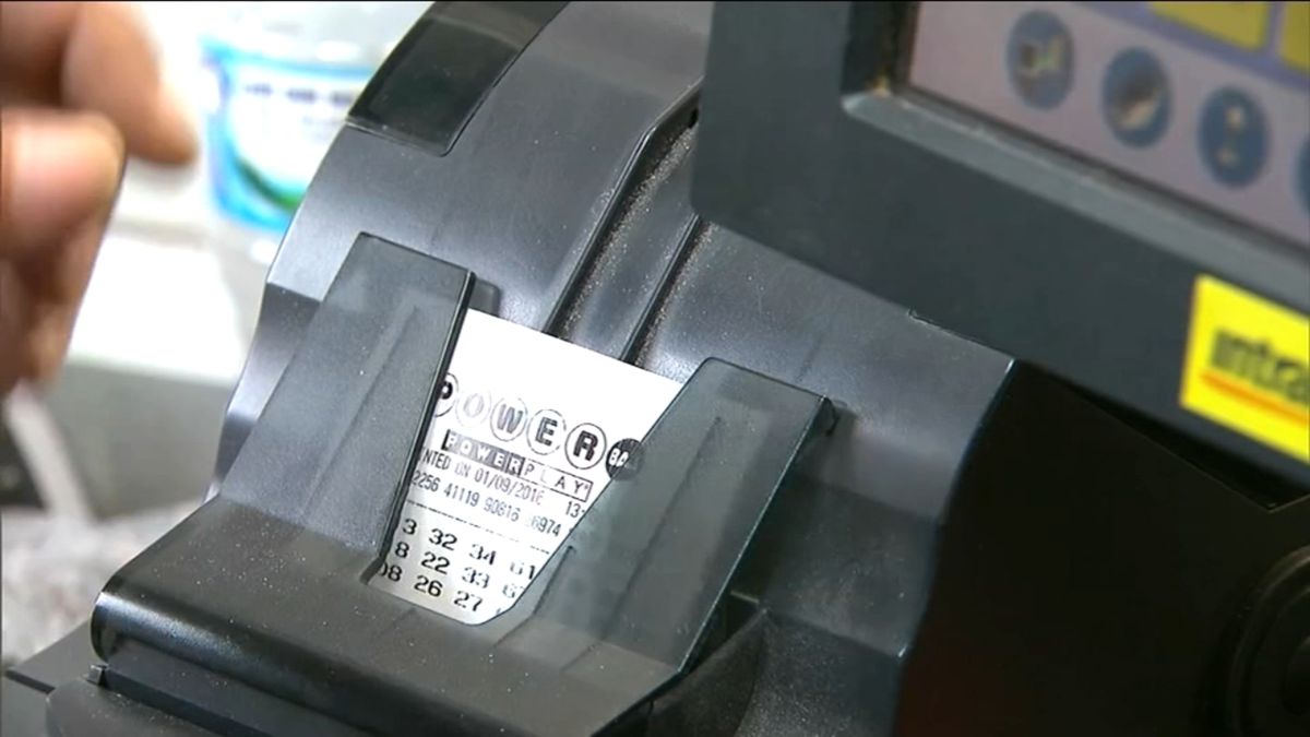 Powerball lottery jackpot at $650M for winning numbers drawing Monday https://t.co/JSKpyNsf6t https://t.co/UPIWeAisYx
