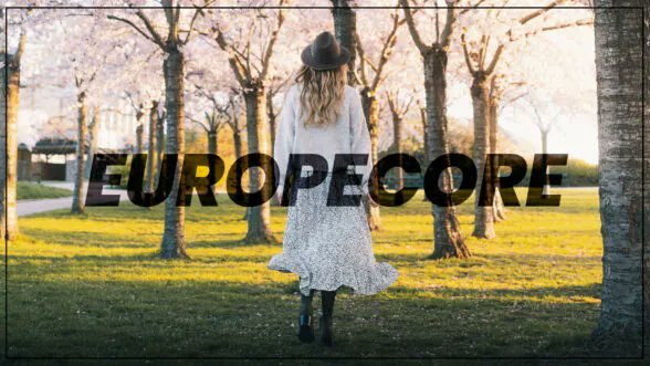 CassandraReport's tweet image. 55% of Gen Z consider clothing the most important aspect of their #aesthetic. From the latest must-have item in the #Barbiecore aesthetic to the #Mermaidcore look making a splash, fashion has evolved to a new level for this generation.

buff.ly/43injss