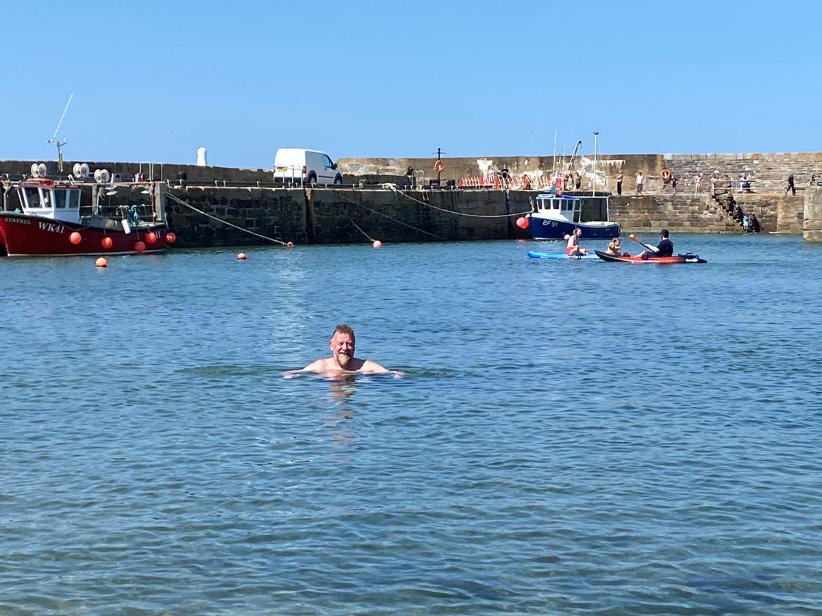 ⁦@The_FPB⁩ swimming in the North Sea at Cullen in Scotland and yes it was freezing 🥶