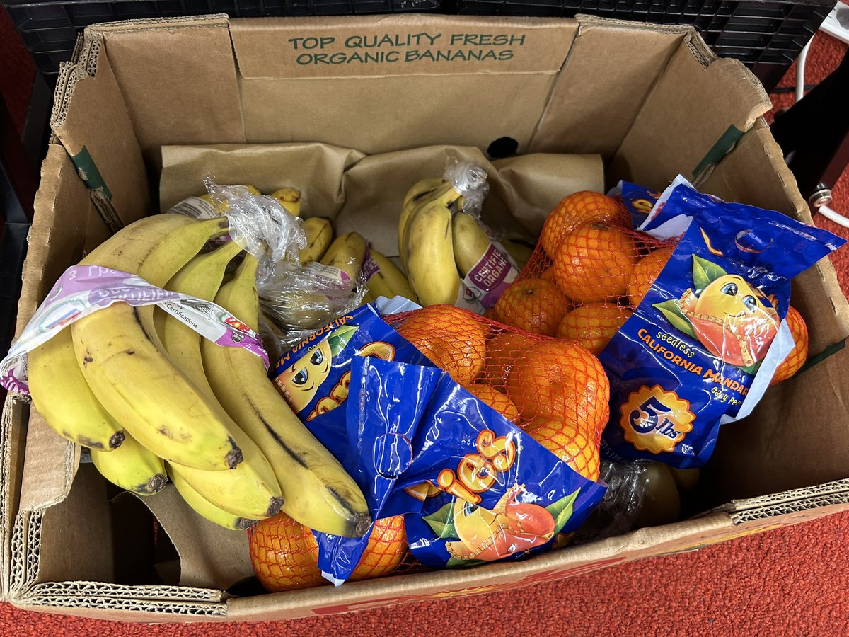 We’d like to thank Rise Up Athletics for donating sports drinks, snacks, fresh fruits and blenders for our contact days this week! Go East!