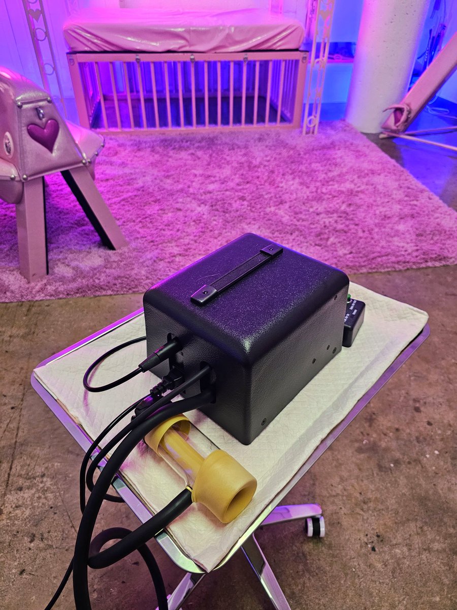 Finally got My #Venus2000 ProDomme Kit for <a href="/dtlapinkdungeon/">Dtlapinkdungeon</a> 🩷🩷🩷🩷

Who wants to be milked by Mommy??

Thanx slave d. 🥰