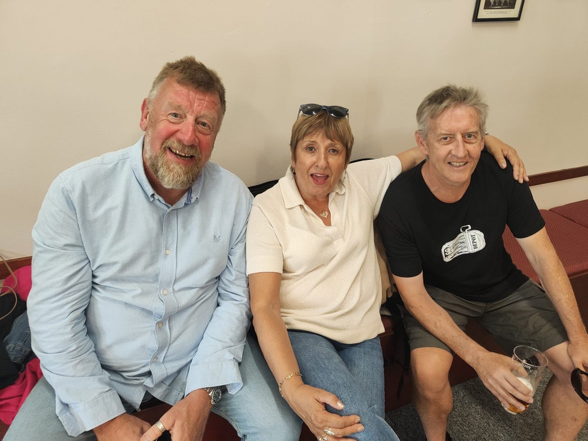 ⁦@The_FPB⁩ With two of my favourite cousins at our family reunion with all the New Zealand clan in Scotland this weekend. “Ohana means family, Family means no one gets left behind or forgotten!”