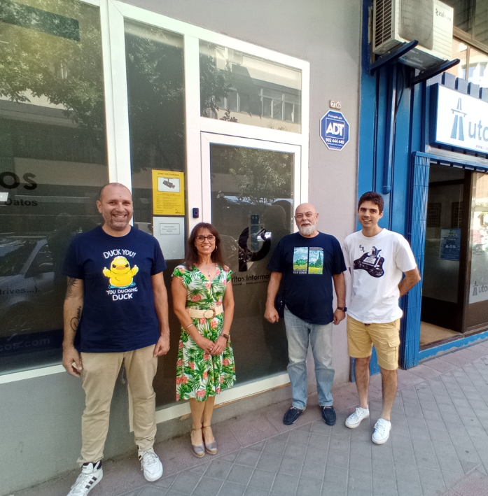 serproseg's tweet photo. El martes 4 de julio, visitamos a nuestros compañeros Eduardo Sanchís y Luís Navas que nos recibieron en las instalaciones de @IpPeritos en Madrid.
En Serproseg te ofrecemos servicios de #informaticaforense 
Infórmate en https://t.co/gTzn88Tp90
Nos encantará ayudarte
#Tecnologia https://t.co/FATBeZmsmQ