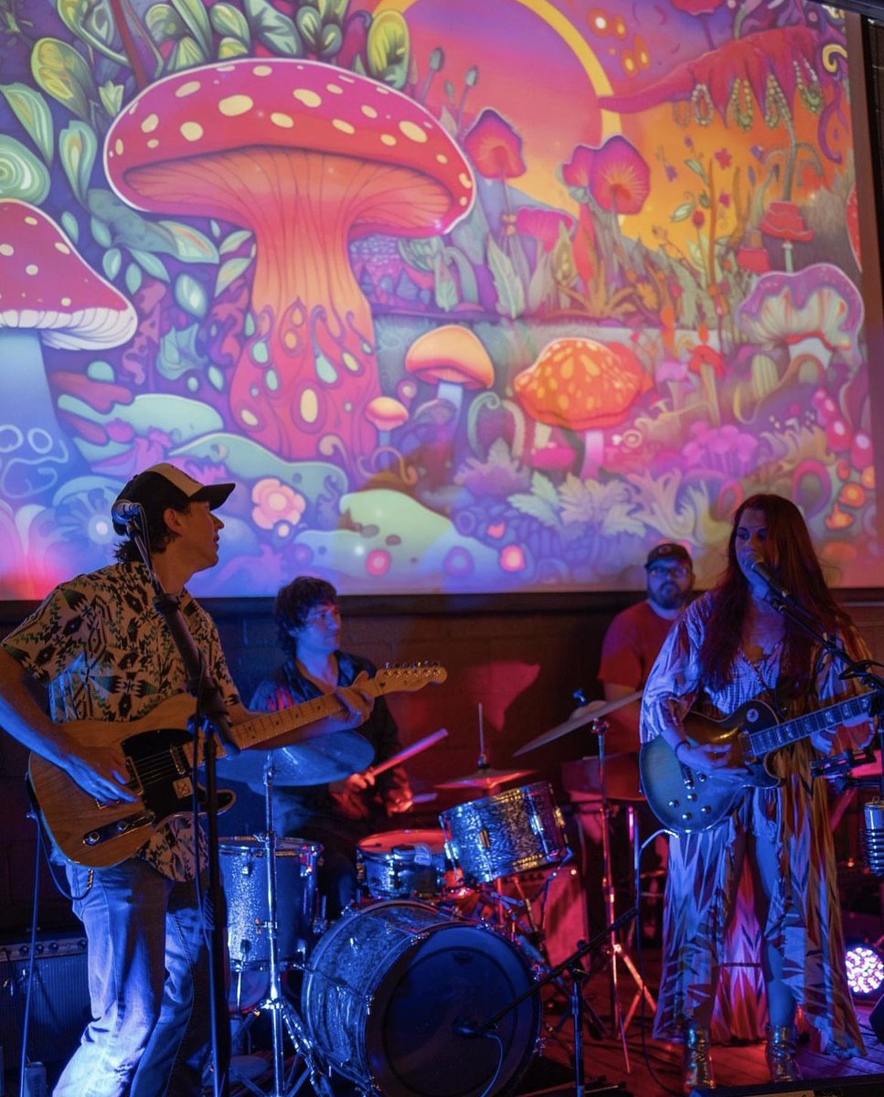 mandiraemusic's tweet image. One of my fav photos from the Album release last week :)