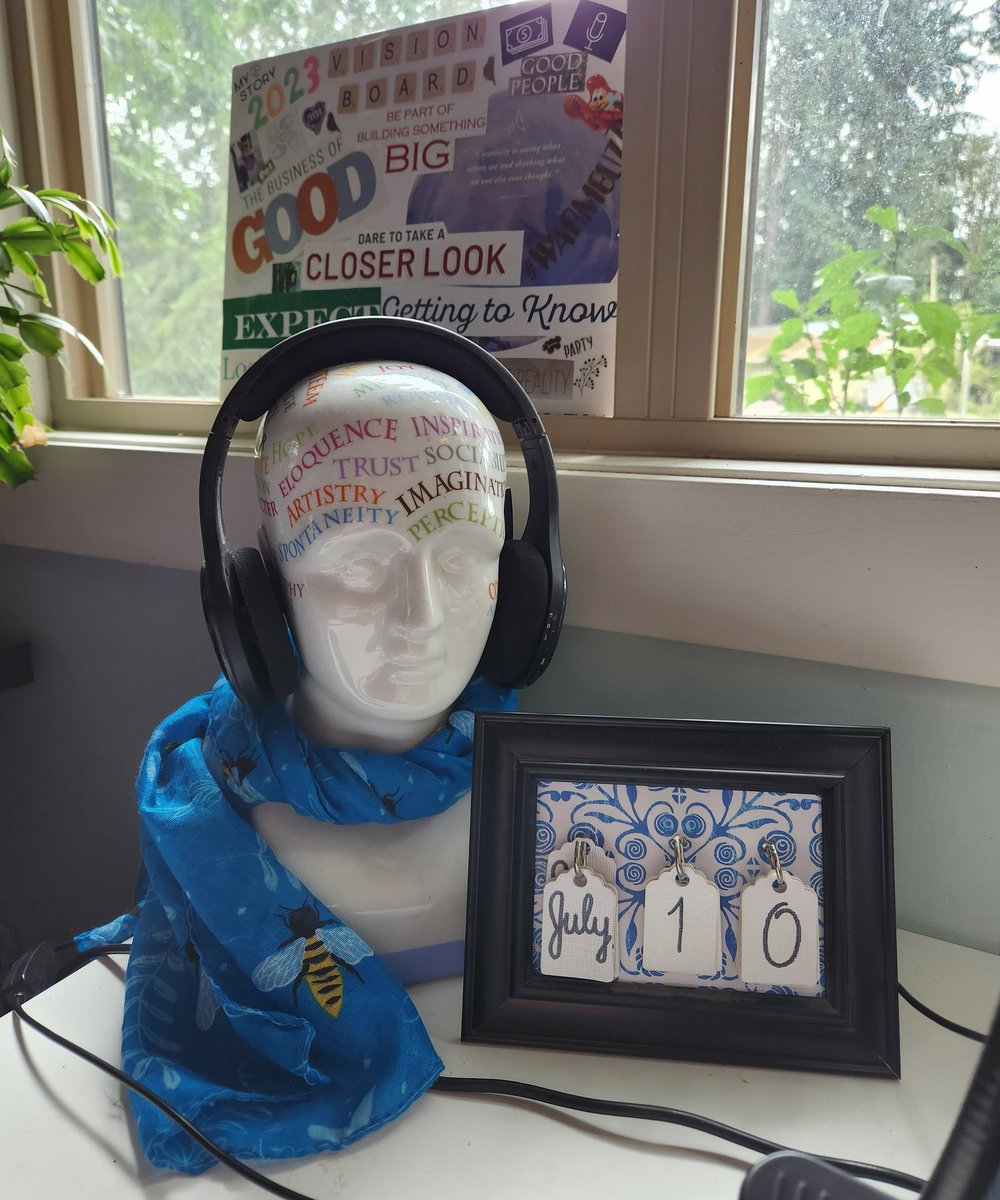 mybc_consulting's tweet image. New Week...New Desk View! #newweek #newview #bigview #visionboard