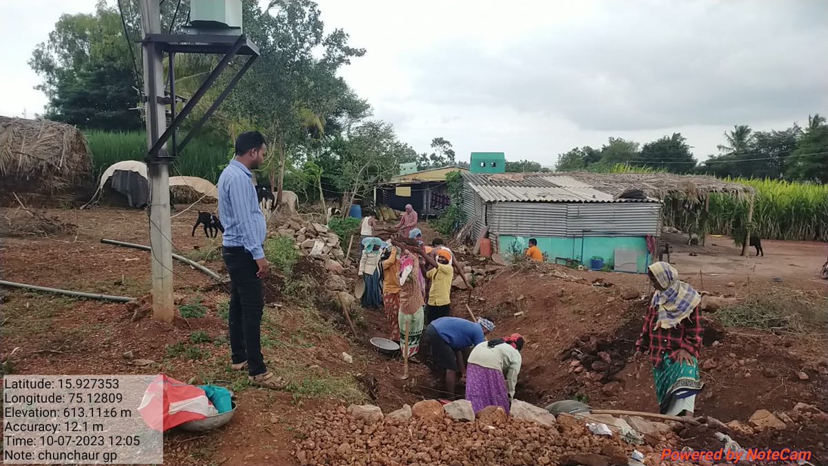 MgnregaRamdurg's tweet photo. ಬೆಳಗಾವಿ ಜಿಲ್ಲೆ ರಾಮದುರ್ಗ ತಾಲೂಕಿನ ಚುಂಚನೂರ ಗ್ರಾಮ ಪಂಚಾಯತಿ ವ್ಯಾಪ್ತಿಯಡಿ ಕಿನಾಲ ಹೊಳುವೆತ್ತುವ ಕಾಮಗಾರಿಯಲ್ಲಿ ಕೂಲಿಕಾರರು ಕೇಲಸದಲ್ಲಿ ನಿರತರಾಗಿದ್ದಾರೆ. https://t.co/f0JFDKuQWt