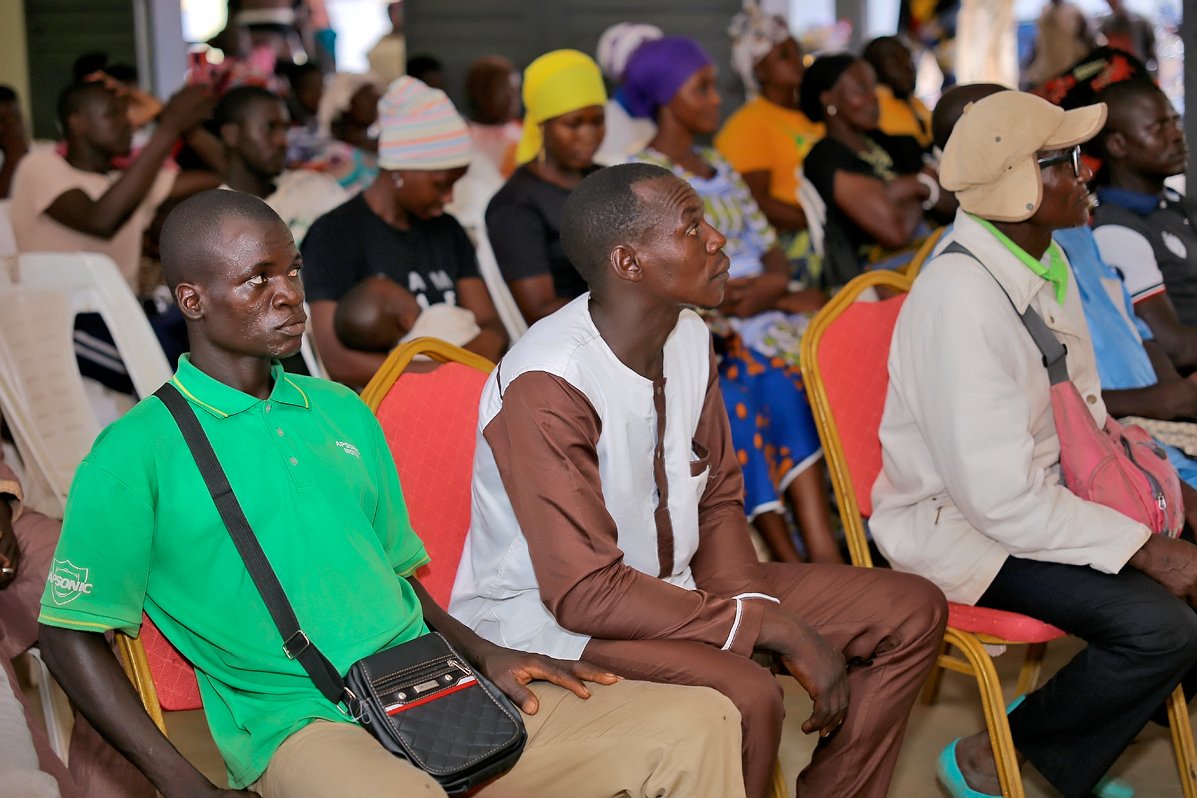 Dora_Fofana's tweet photo. C’est avec grand plaisir que j’ai officiellement déclaré, hier, notre candidature aux #EM2023 — Commune de #Boundiali. Avec une population solidaire, responsable et engagée, ce fut un moment rempli d’émotions positives ! MERCI, chers parents. S’unir dans l’espérance ! 🤝🏿💛 #DF. https://t.co/nXaezVmaWx