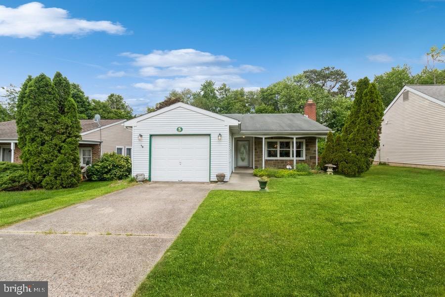 Charming 2 BD/ 2 BA in Southampton has a lot to offer. Call/text/DM me for info.  cpix.me/l/173555815