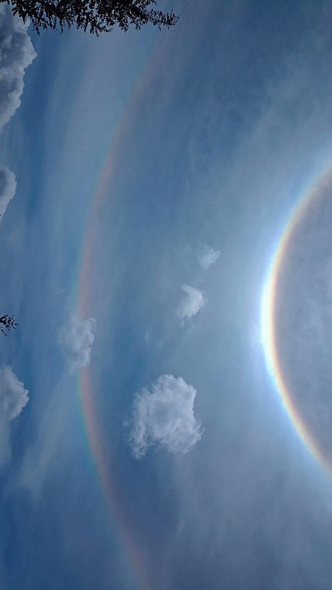SergioG914's tweet photo. Iniciando la semana con un Halo solar en #Toluca https://t.co/wGjxEBAcZc