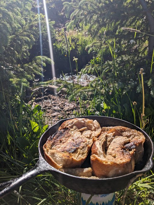 When you camp with me I cook for you like this: https://t.co/8l5swlG93M