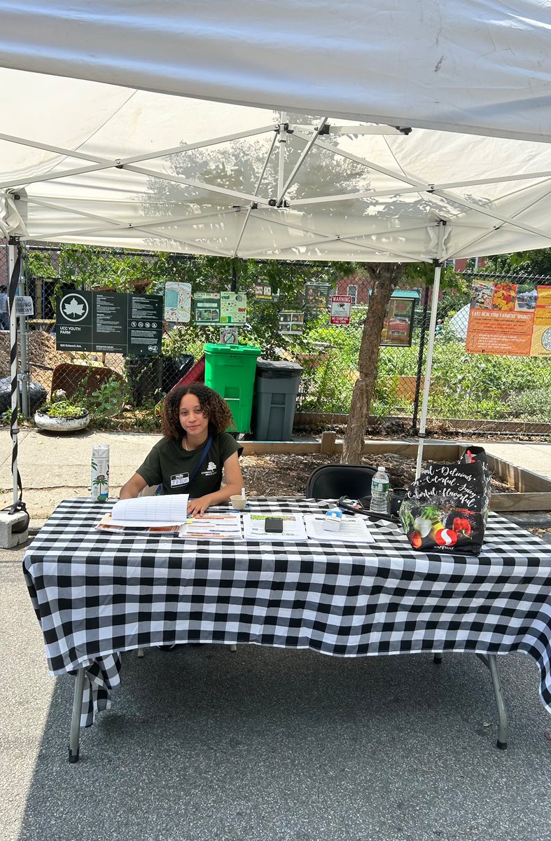 ENYCoalition's tweet photo. Thank you to @ENYFARMS and @CentersUnited for making room for the Coalition for the Community Advancement to talk about community needs around #BroadwayJunction and to encourage homeowners to fight against toxic flipping by opting into Cease and Desist.

#Justice4TheJunction https://t.co/6BDANRlOvx