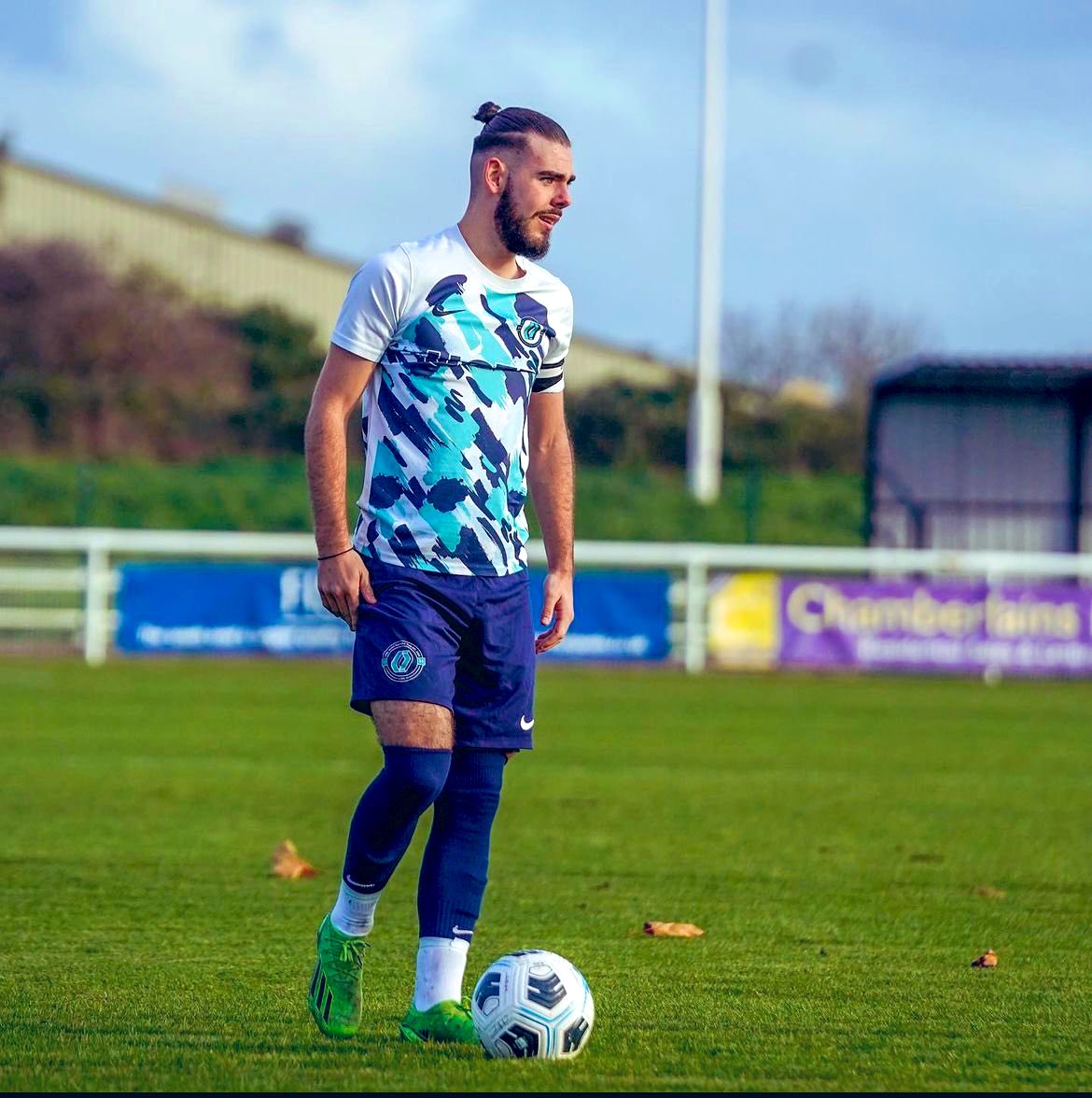 FreeAgentsFC's tweet photo. Name: Cameron Gibbins
Age: 20
Position: CAM 
Location: London | Essex
Previous Clubs: Southend Manor | Level 7 FC

Looking for Step 5-6 https://t.co/PkrHWyo1a4