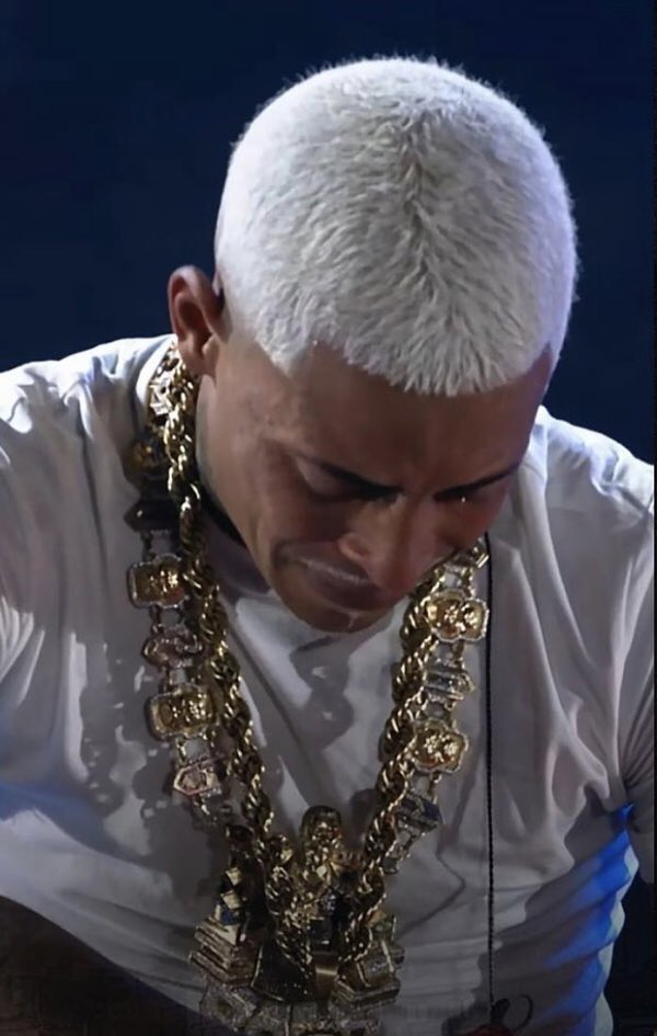 gossipnews22's tweet photo. Poze chorou no show ao lembrar dos amigos que se foram, bonde do poze no Rodo morreu geral, Poze Foi o maior milagre que a favela do rodo já teve! 🥺🤍 https://t.co/rThMaB4KaH