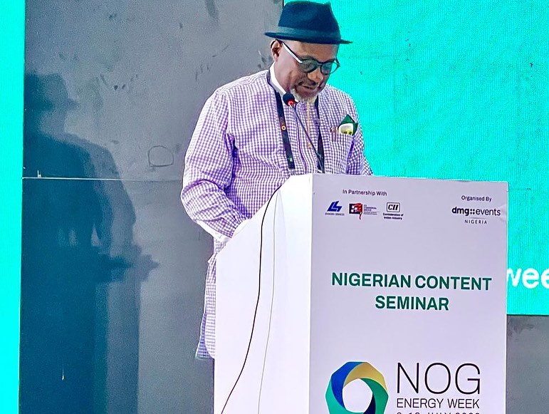 TheHTAfrica's tweet photo. PHOTOS: Engr. Simbi Kesiye Wabote (FNSE, FIPS) Executive Secretary, @officialncdmb, during his opening address at the Nigerian Content Seminar at the ongoing Nigerian Oil & Gas Energy Week at the International Conference Center (ICC) in Abuja.
#NOGweek https://t.co/WM3XM4SIPp